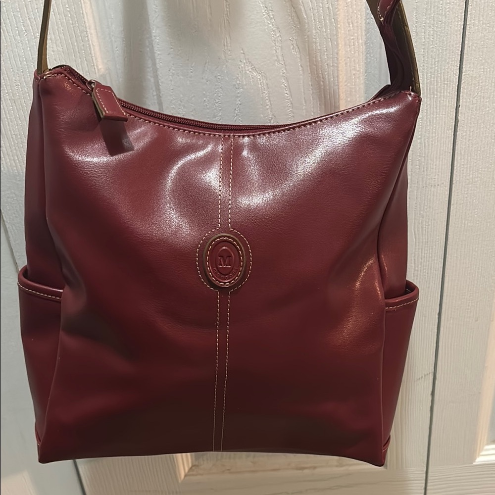 Mondani Red Leather Shoulder Bag with Slouchy Design